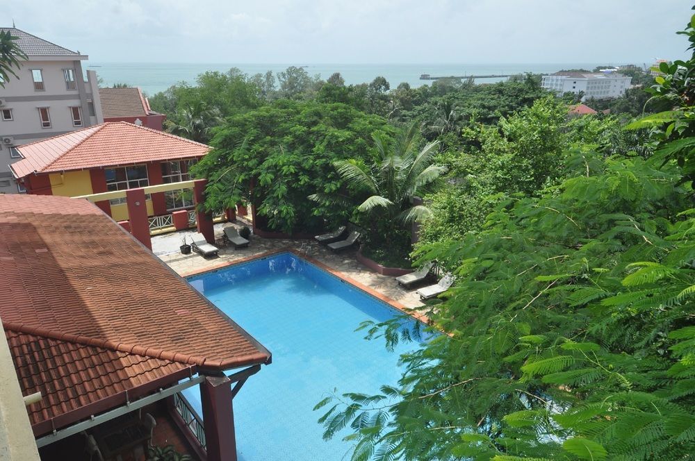 The Harbor Lights Palace Sihanoukville Extérieur photo