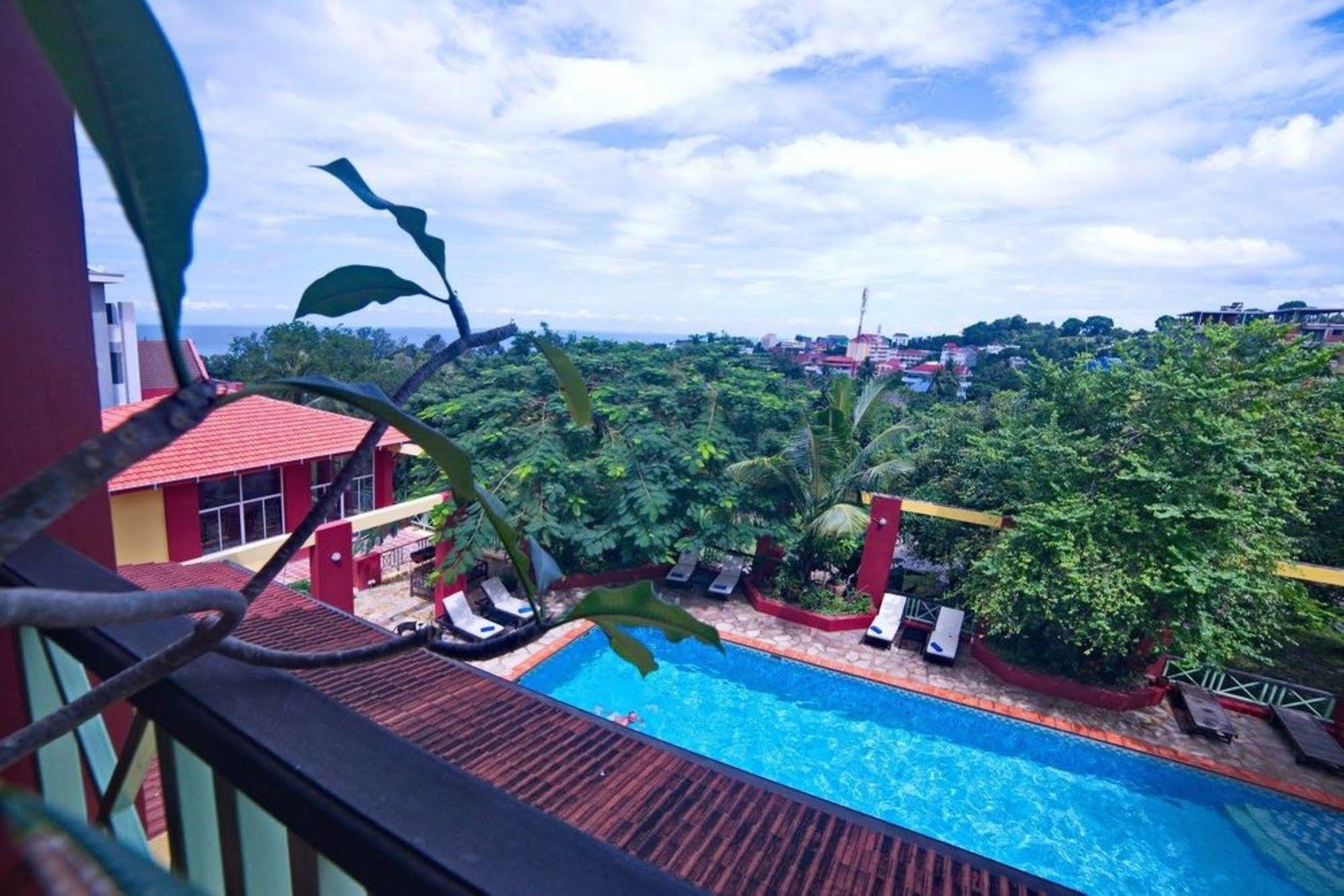 The Harbor Lights Palace Sihanoukville Extérieur photo