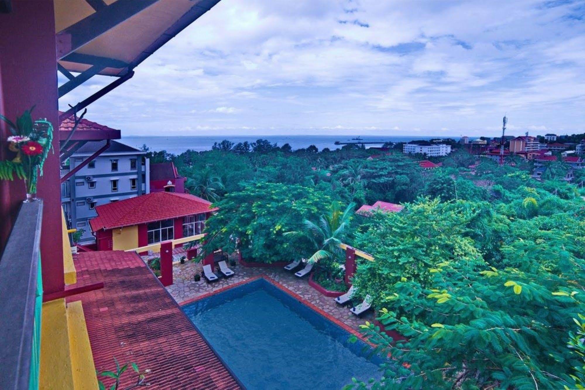 The Harbor Lights Palace Sihanoukville Extérieur photo